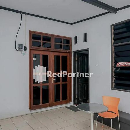 OYO 90511 Pondok Damai Guest House Syariah Cirebon Bagian luar foto