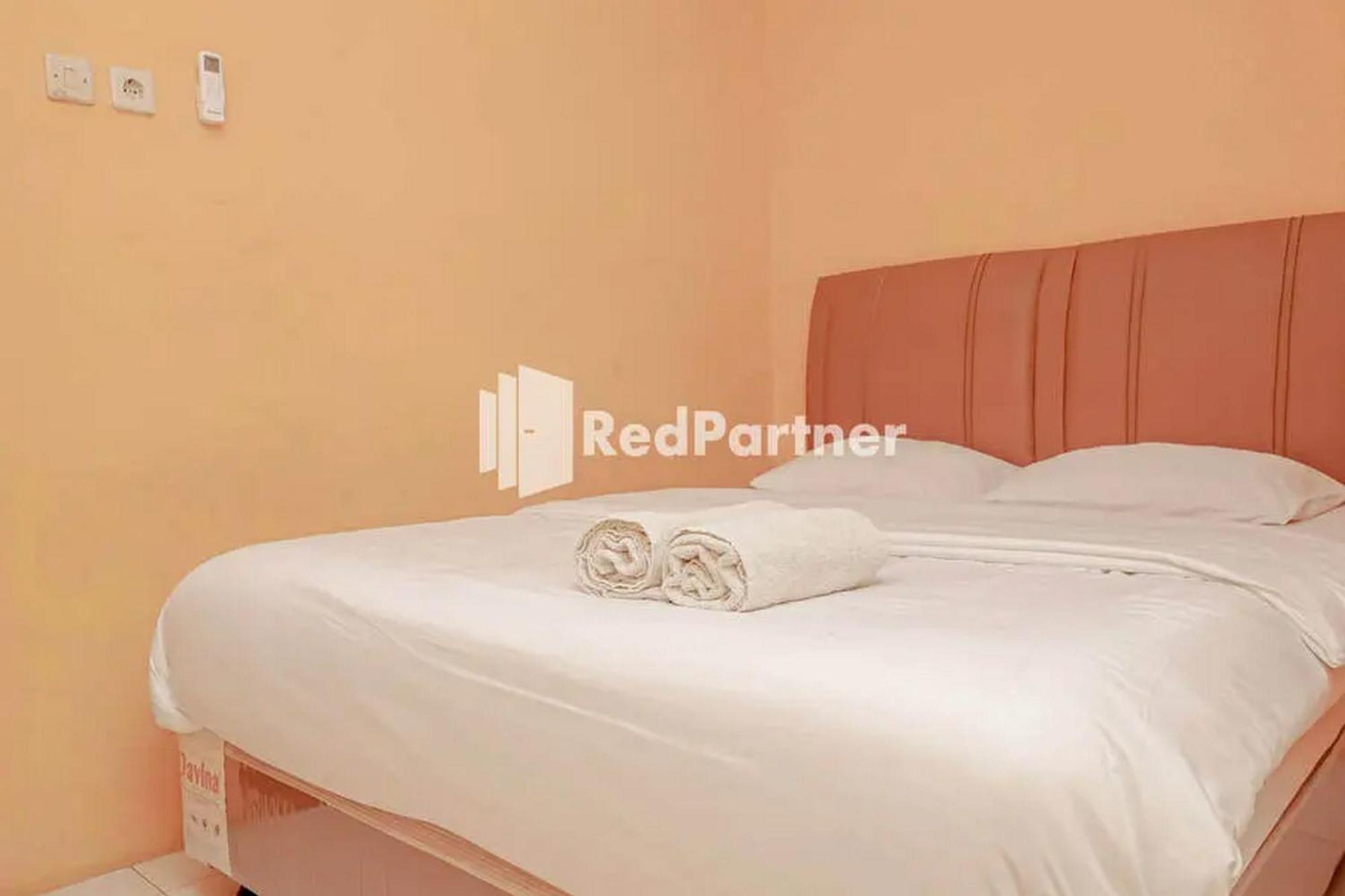 OYO 90511 Pondok Damai Guest House Syariah Cirebon Bagian luar foto